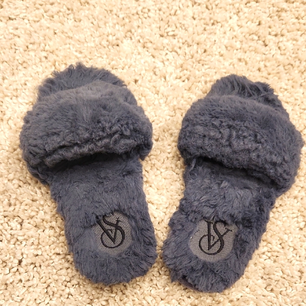 Victoria's Secret Faux Fur Slippers Size M